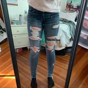 super cute distressed jeggings